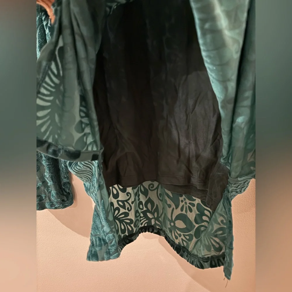 Soft Surroundings Walden Velvet Burnout Turtleneck Top M - Picture 8 of 11